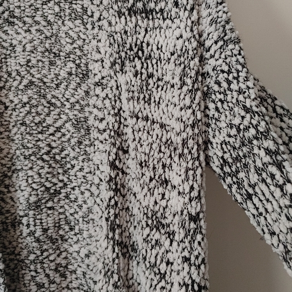 Sienna Sky Black & White Popcorn Knit Slouchy Cardigan ~ Size M - Picture 5 of 8